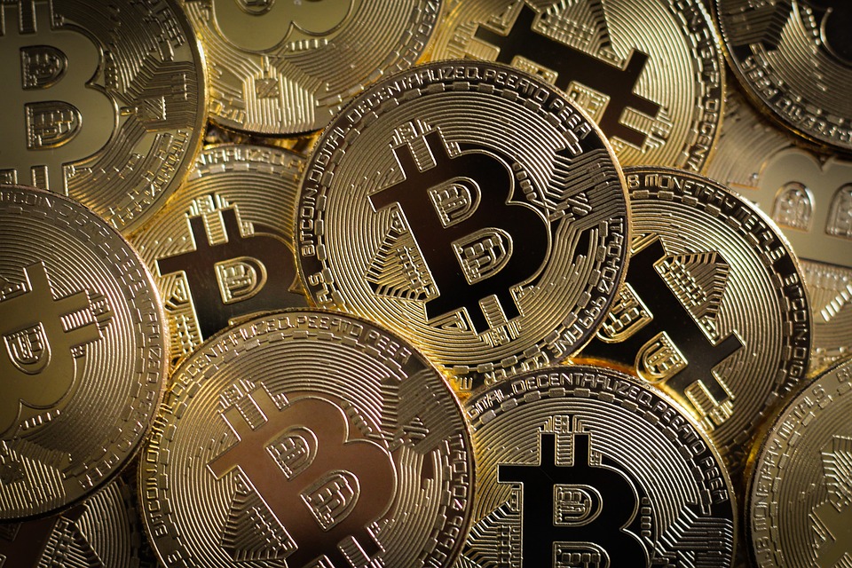 Totális káosz a bitcoin körül - tiltjuk vagy támogatjuk?